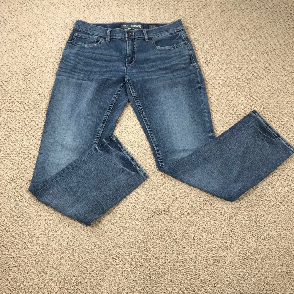 BKE Carter Straight Leg Jeans Mens 32R Medium Wash Denim Whiskered Faded Stretch